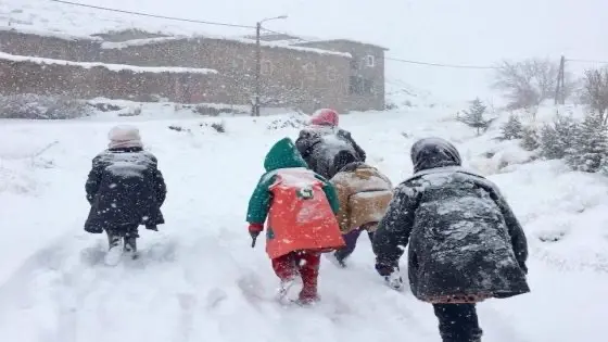 الحسيمة … تعليق الدراسة بسبب سوء الأحوال الجوية